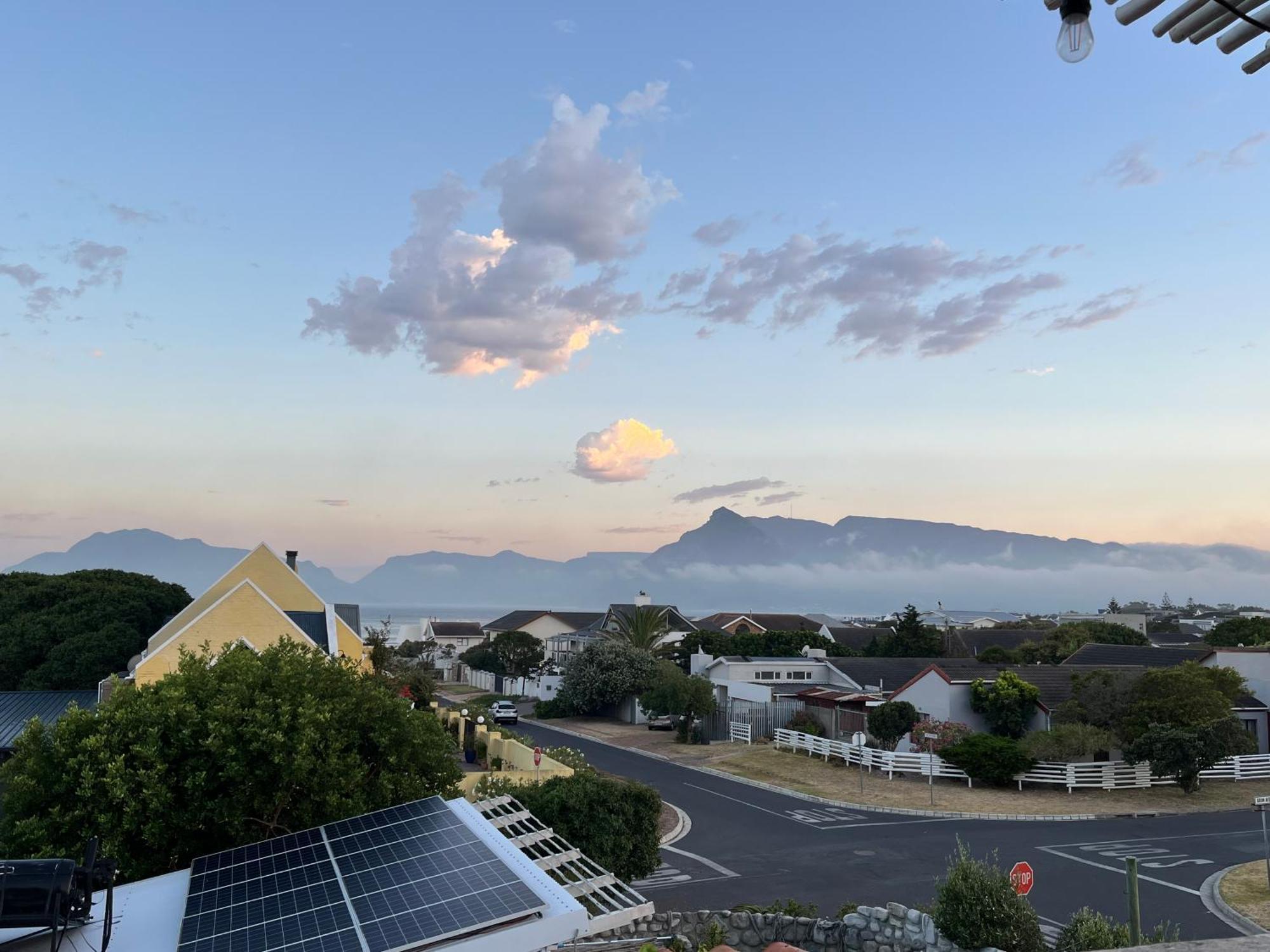 Storyhouse In Kommetjie Esterno foto