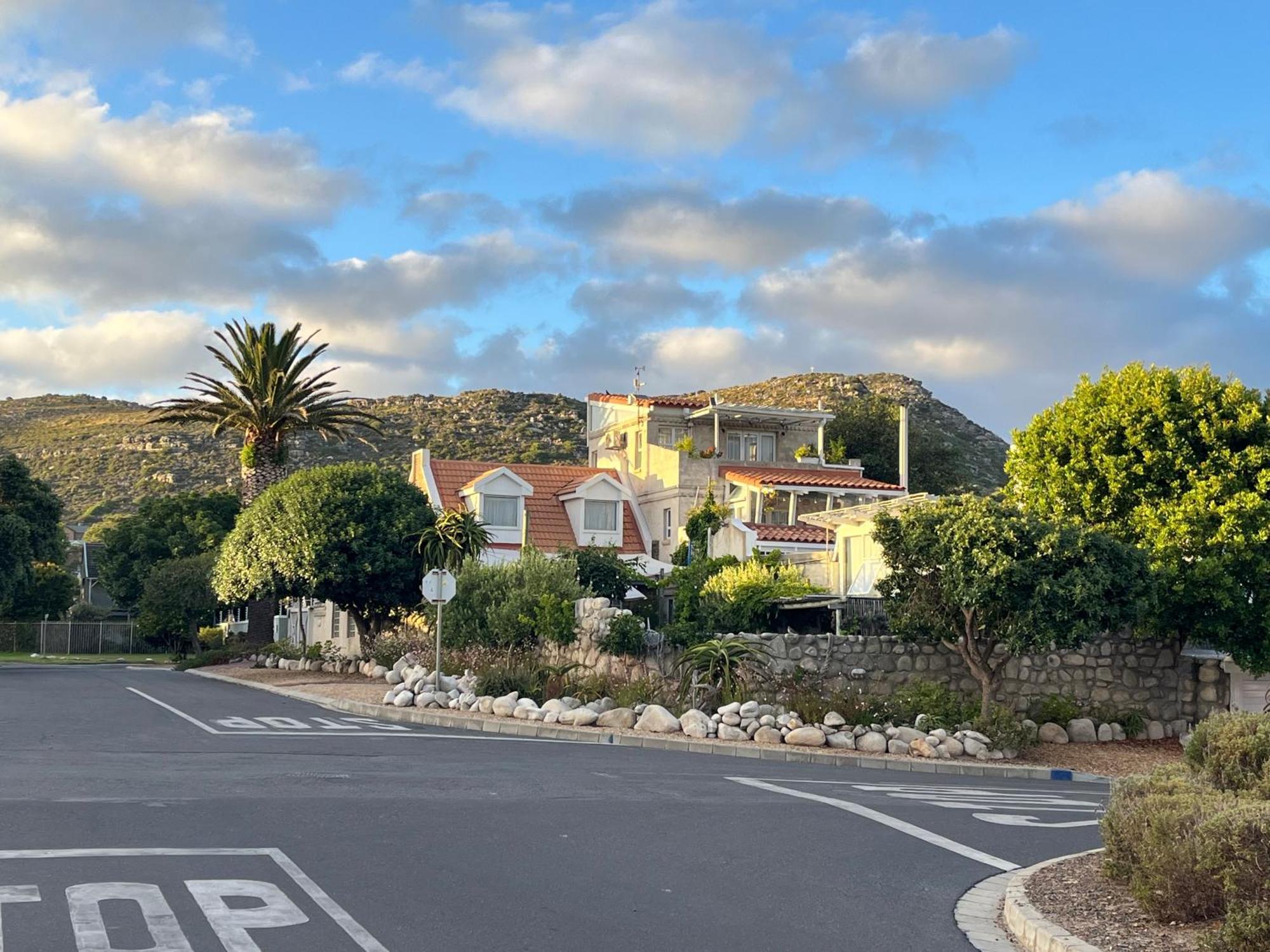 Storyhouse In Kommetjie Esterno foto