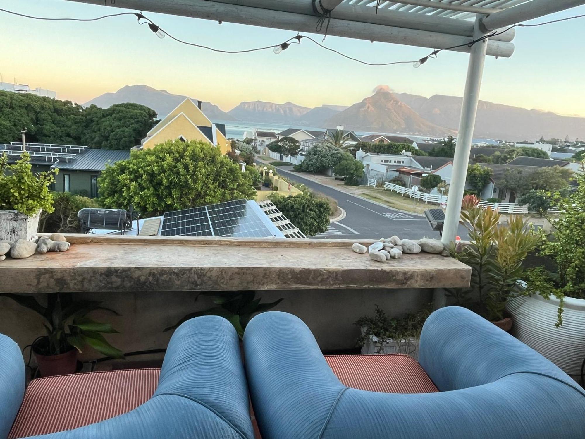 Storyhouse In Kommetjie Esterno foto